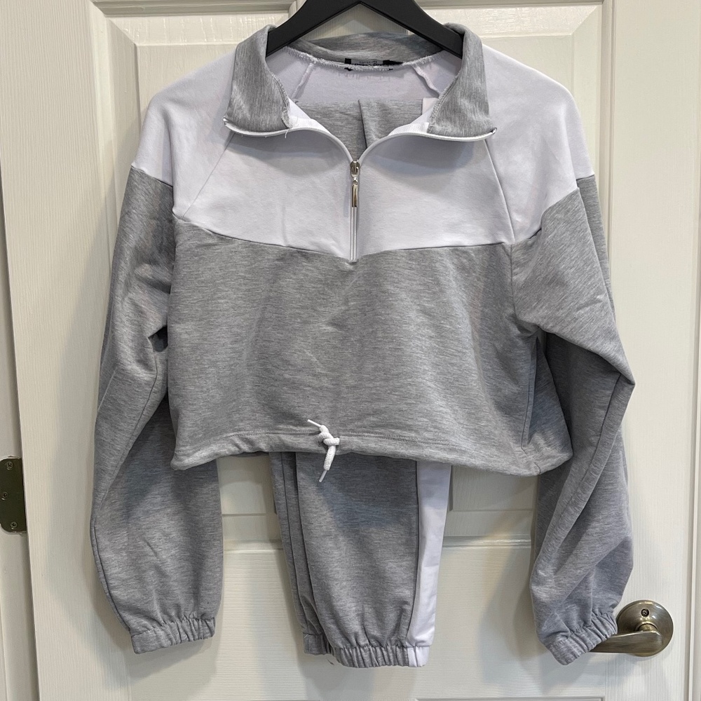 Cropped Hoodie And Tracksuit Pants Lounge Set